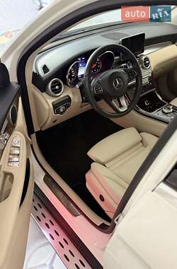 Внедорожник / Кроссовер Mercedes-Benz GLC-Class 2017 в 