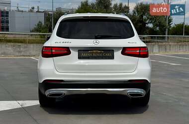 Внедорожник / Кроссовер Mercedes-Benz GLC-Class 2017 в 