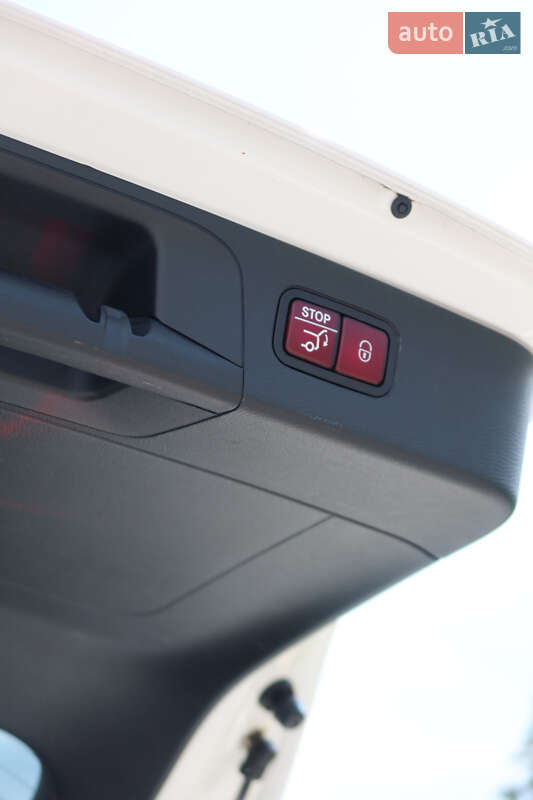 Внедорожник / Кроссовер Mercedes-Benz GLC-Class 2019 в Киеве