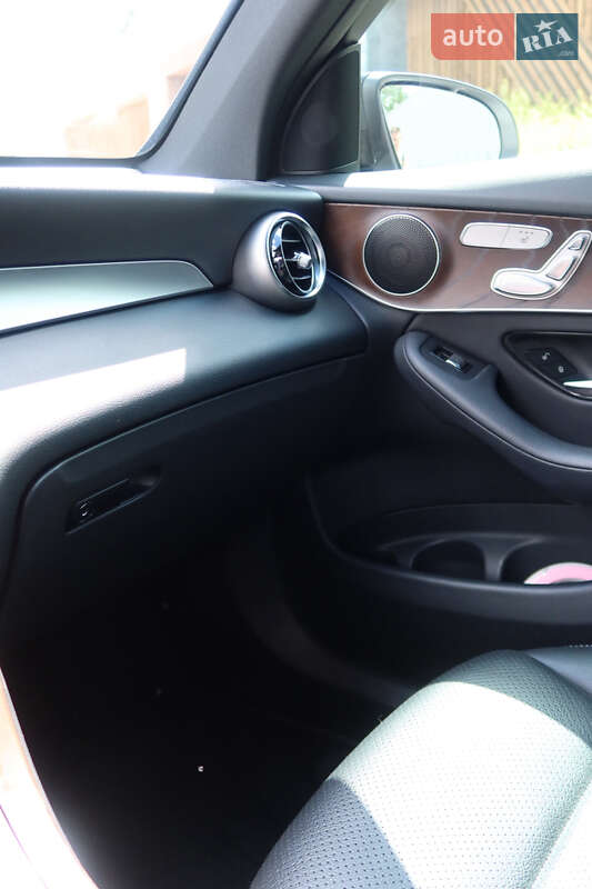 Внедорожник / Кроссовер Mercedes-Benz GLC-Class 2019 в Киеве