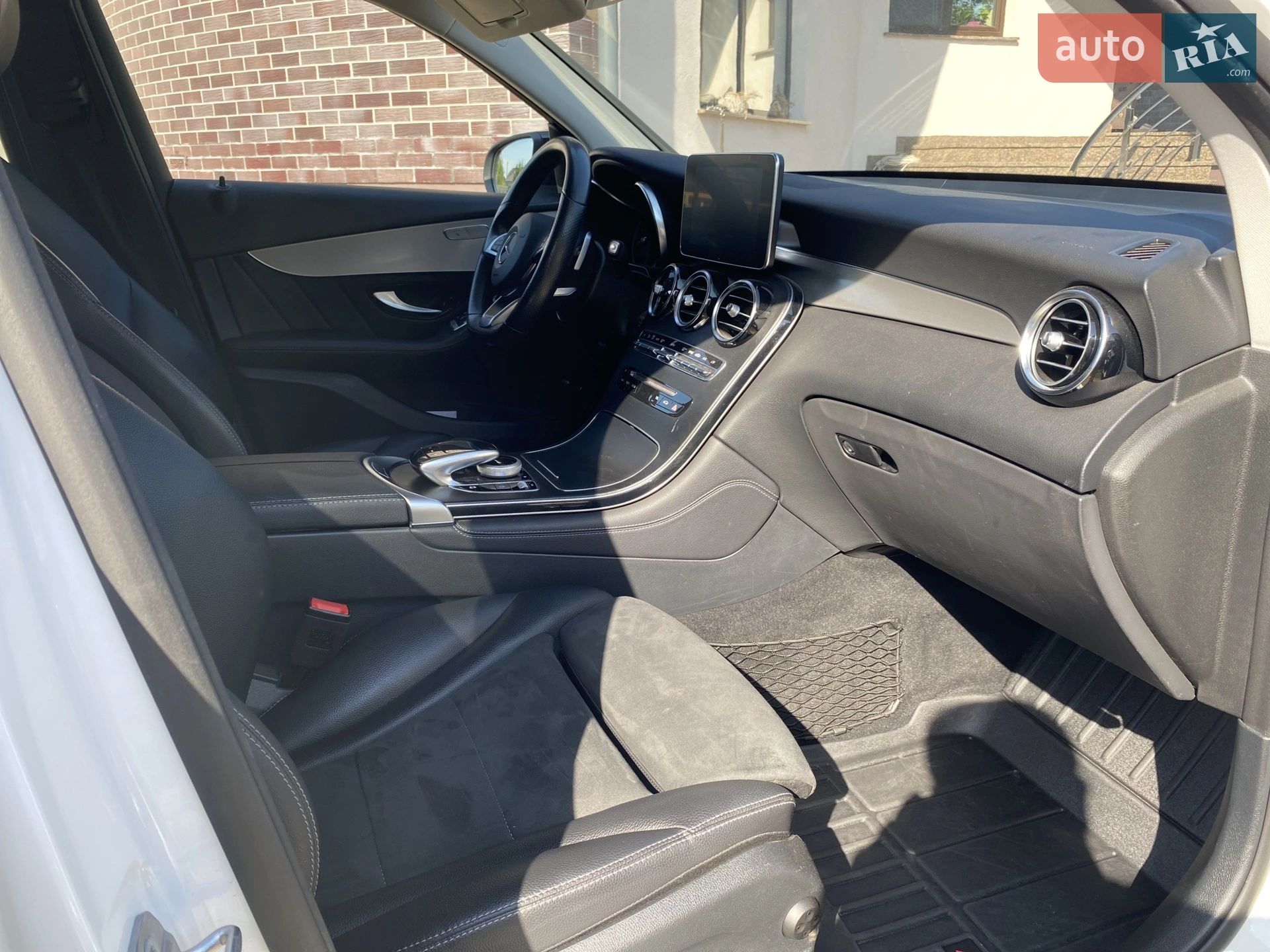 2018 Mercedes-Benz GLC - мініатюра 21