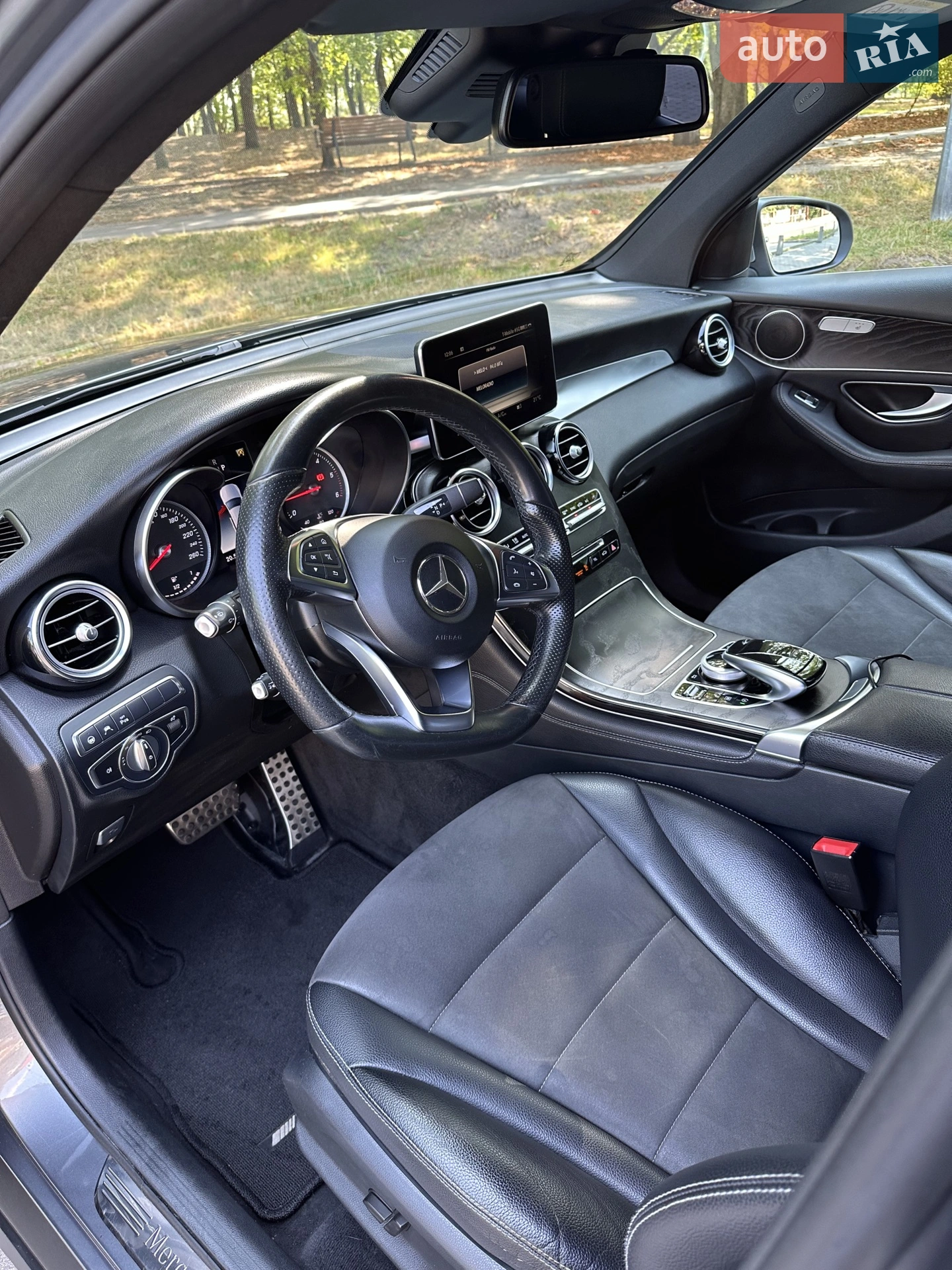 2017 Mercedes-Benz GLC - мініатюра 28