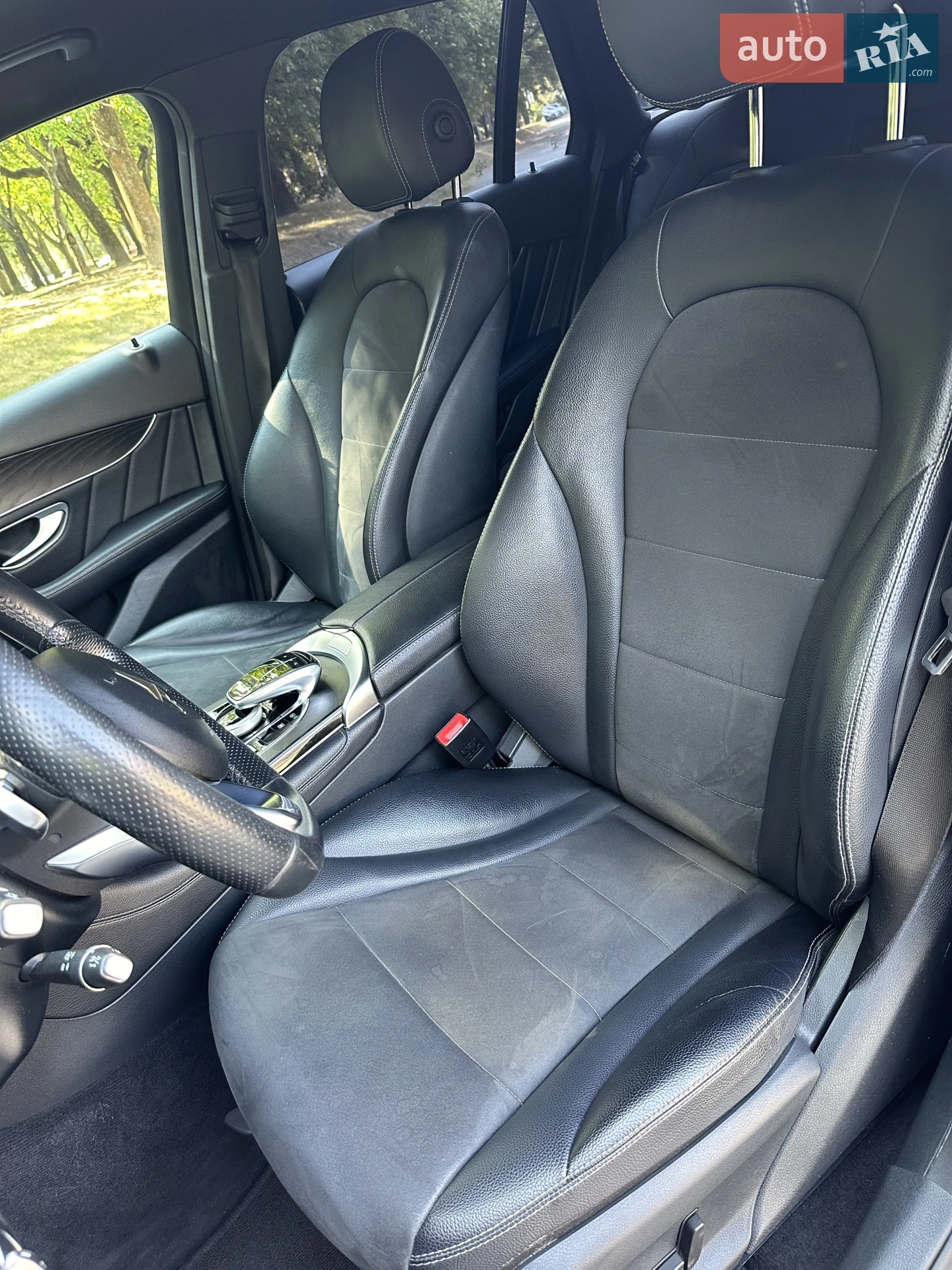 2017 Mercedes-Benz GLC - мініатюра 31