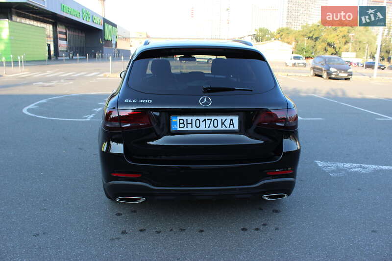 Внедорожник / Кроссовер Mercedes-Benz GLC-Class 2017 в Киеве