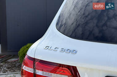 Внедорожник / Кроссовер Mercedes-Benz GLC-Class 2017 в 
