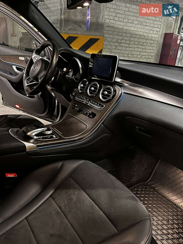 Внедорожник / Кроссовер Mercedes-Benz GLC-Class 2017 в Киеве