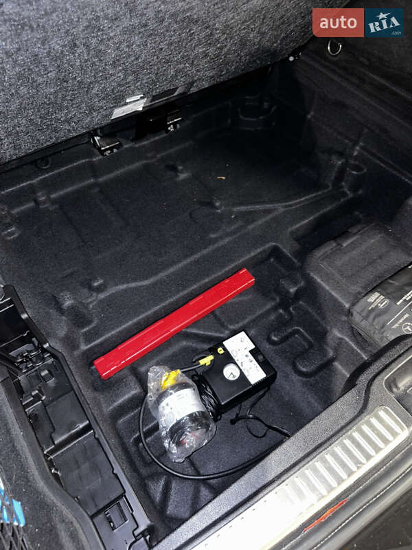 Внедорожник / Кроссовер Mercedes-Benz GLC-Class 2017 в Киеве