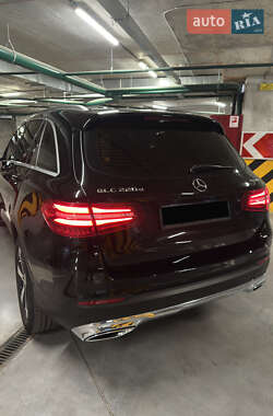 Внедорожник / Кроссовер Mercedes-Benz GLC-Class 2017 в 