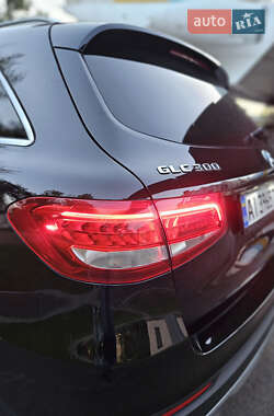Внедорожник / Кроссовер Mercedes-Benz GLC-Class 2017 в 