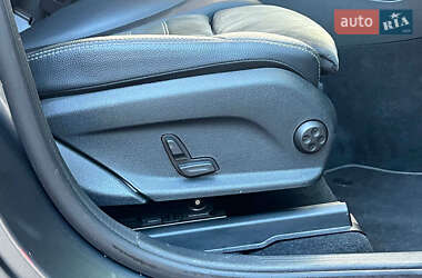 Внедорожник / Кроссовер Mercedes-Benz GLC-Class 2022 в 