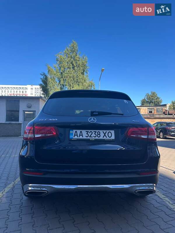 Позашляховик / Кросовер Mercedes-Benz GLC-Class 2016 в Києві