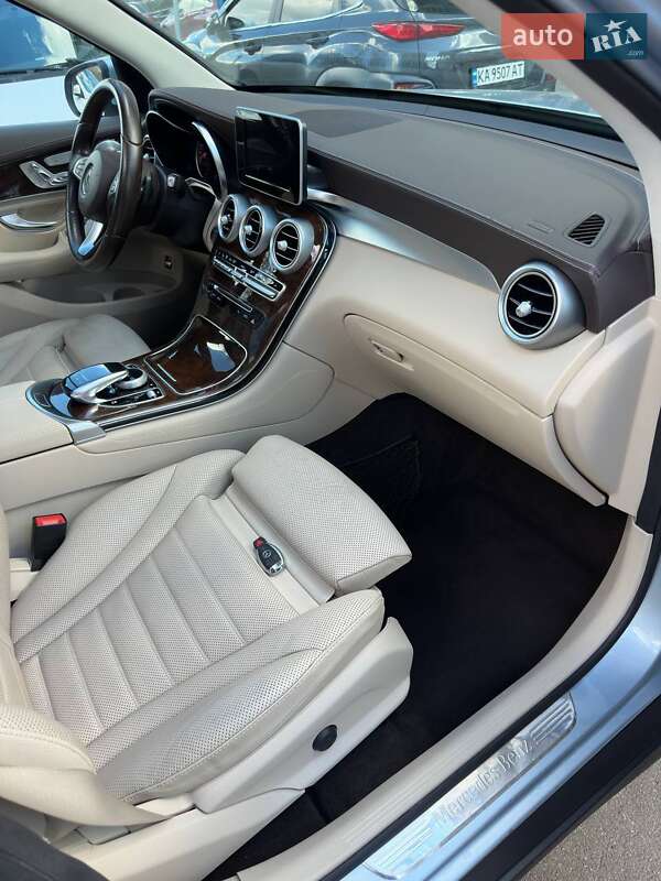 Позашляховик / Кросовер Mercedes-Benz GLC-Class 2016 в Львові фото 6 Позашляховик / Кросовер Mercedes-Benz GLC-Class 2016 в Львові