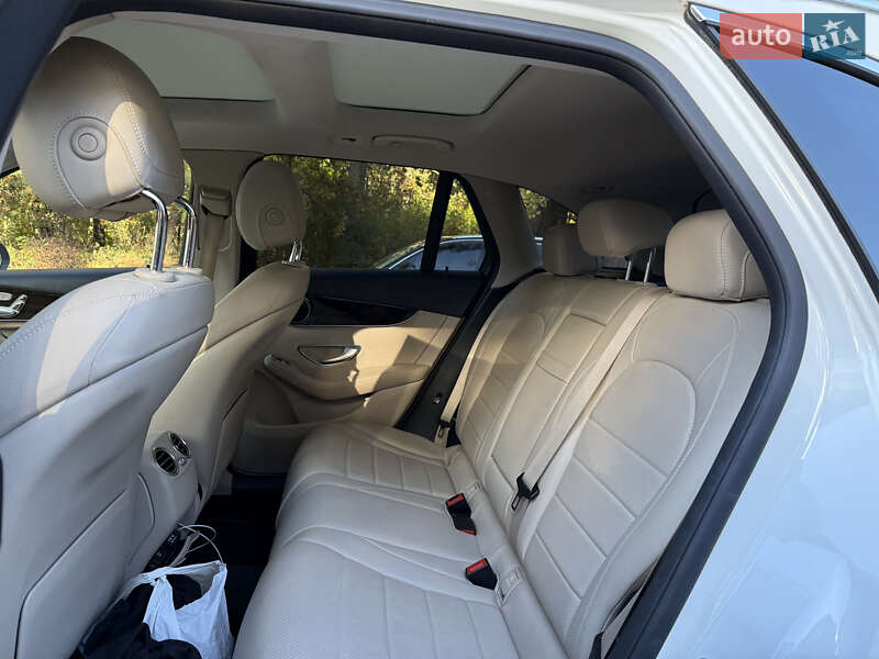 Позашляховик / Кросовер Mercedes-Benz GLC-Class 2016 в Володимирі фото 18 Позашляховик / Кросовер Mercedes-Benz GLC-Class 2016 в Володимирі