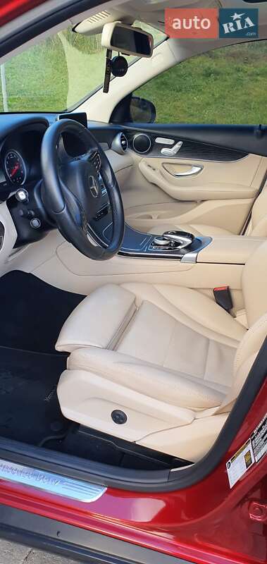 Позашляховик / Кросовер Mercedes-Benz GLC-Class 2016 в Львові фото 3 Позашляховик / Кросовер Mercedes-Benz GLC-Class 2016 в Львові