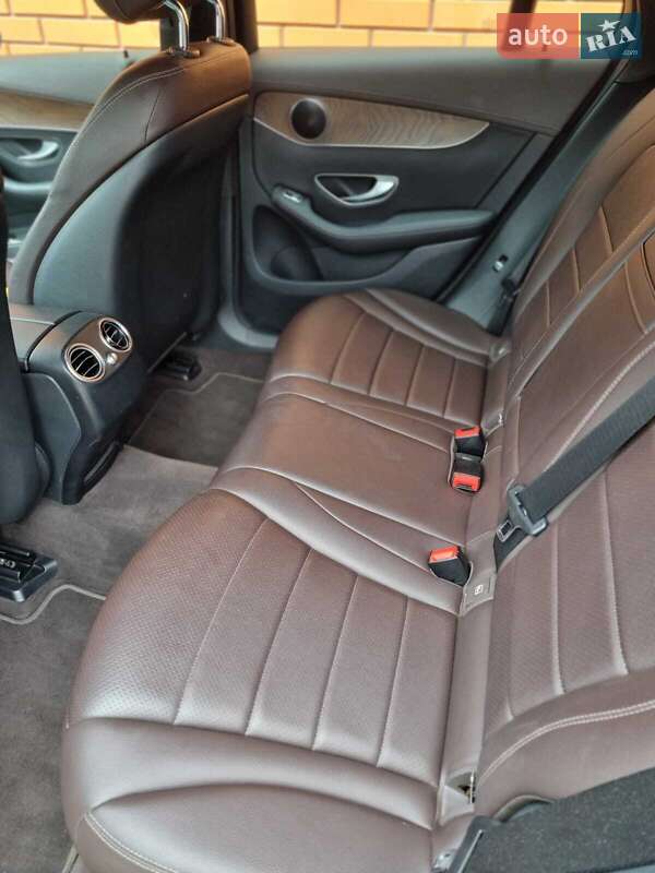 Внедорожник / Кроссовер Mercedes-Benz GLC-Class 2017 в Харькове фото 7 Внедорожник / Кроссовер Mercedes-Benz GLC-Class 2017 в Харькове