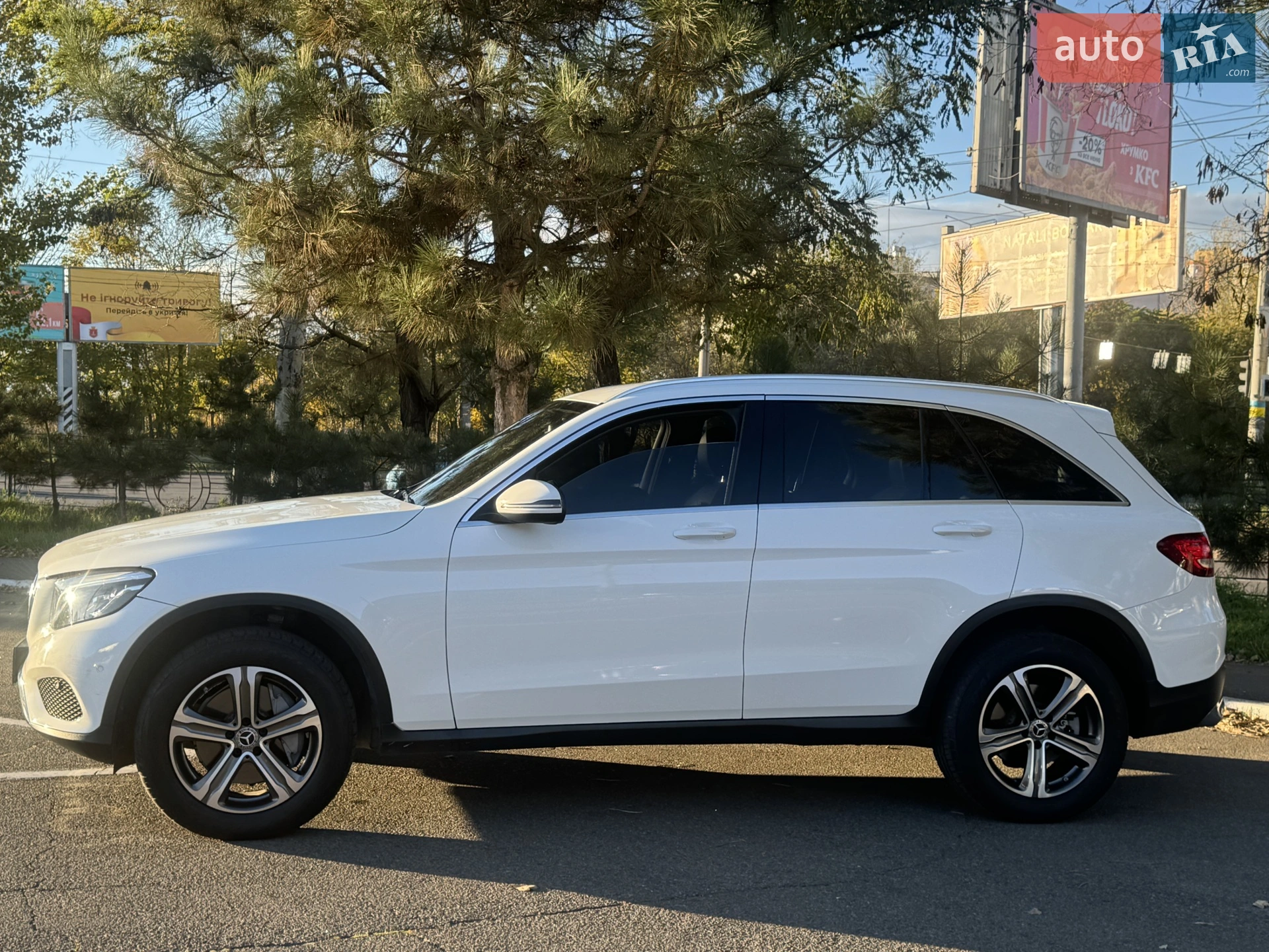 2017 Mercedes-Benz GLC - мініатюра 2