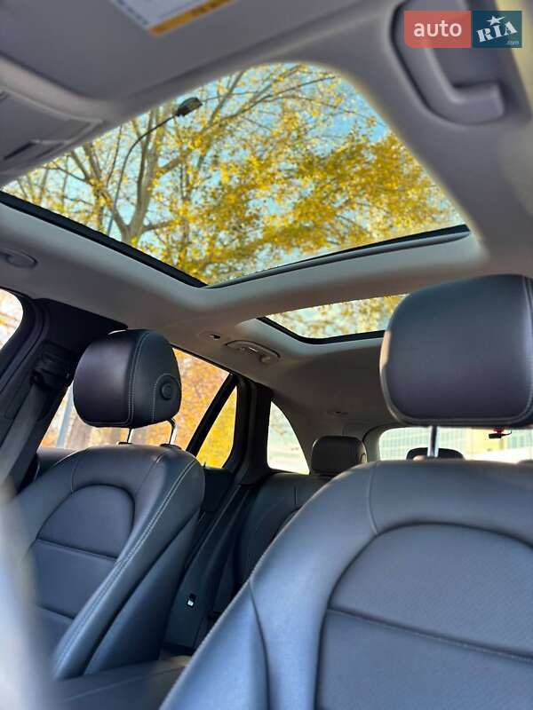 Внедорожник / Кроссовер Mercedes-Benz GLC-Class 2017 в Киеве