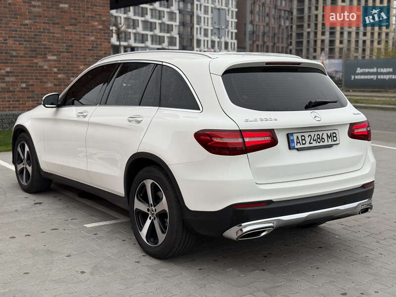 Внедорожник / Кроссовер Mercedes-Benz GLC-Class 2017 в Киеве