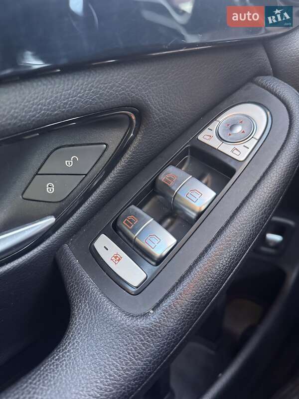 Позашляховик / Кросовер Mercedes-Benz GLC-Class 2018 в Новояворівську