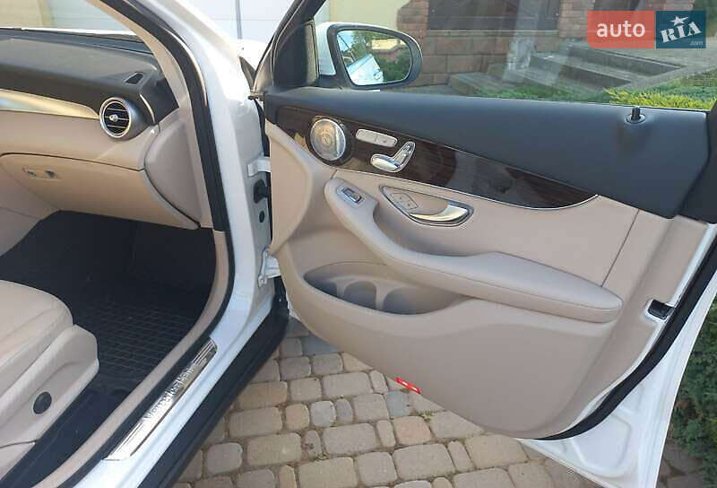 Внедорожник / Кроссовер Mercedes-Benz GLC-Class 2017 в Киеве