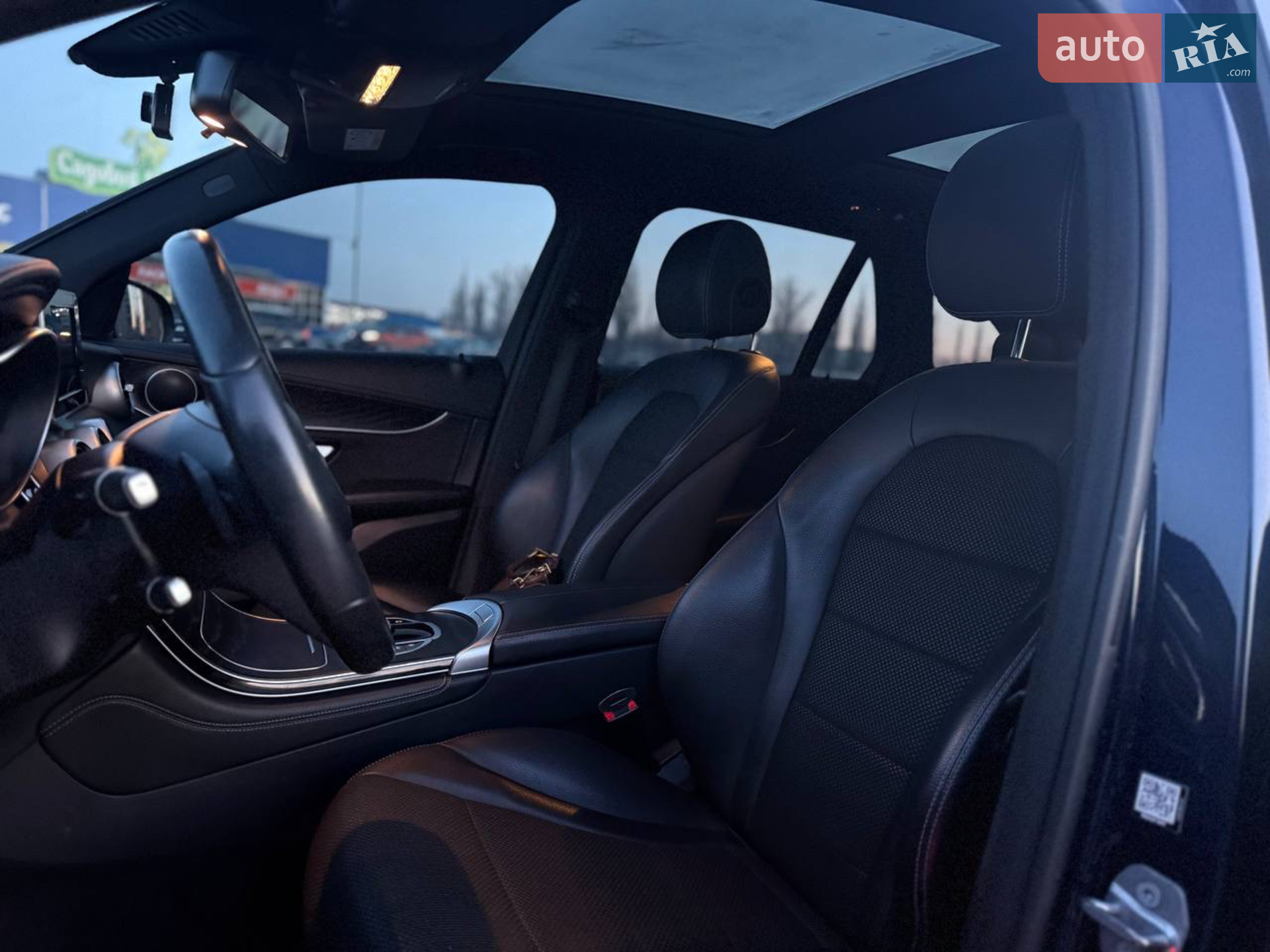 2018 Mercedes-Benz GLC - мініатюра 27