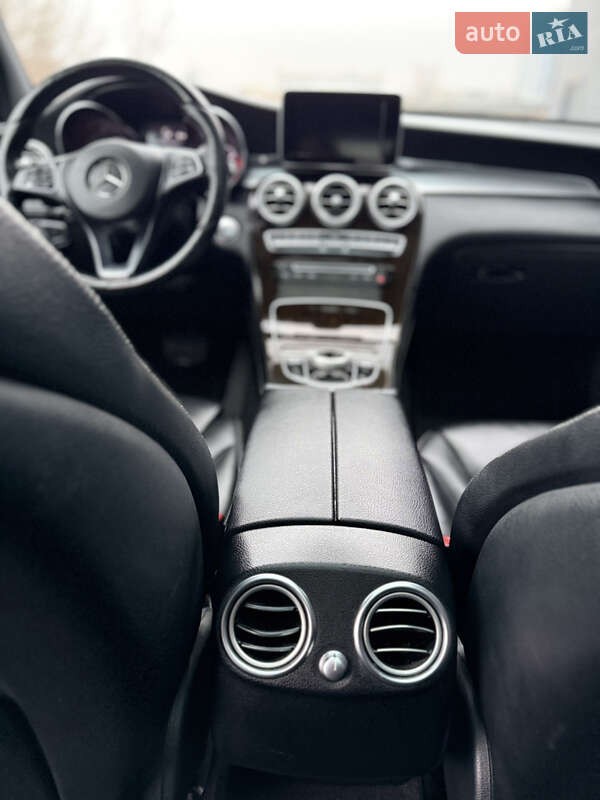 Внедорожник / Кроссовер Mercedes-Benz GLC-Class 2016 в Киеве