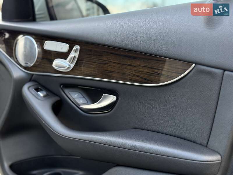 Внедорожник / Кроссовер Mercedes-Benz GLC-Class 2017 в Ивано-Франковске