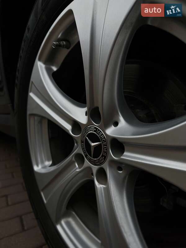 Внедорожник / Кроссовер Mercedes-Benz GLC-Class 2018 в Киеве фото 3 Внедорожник / Кроссовер Mercedes-Benz GLC-Class 2018 в Киеве