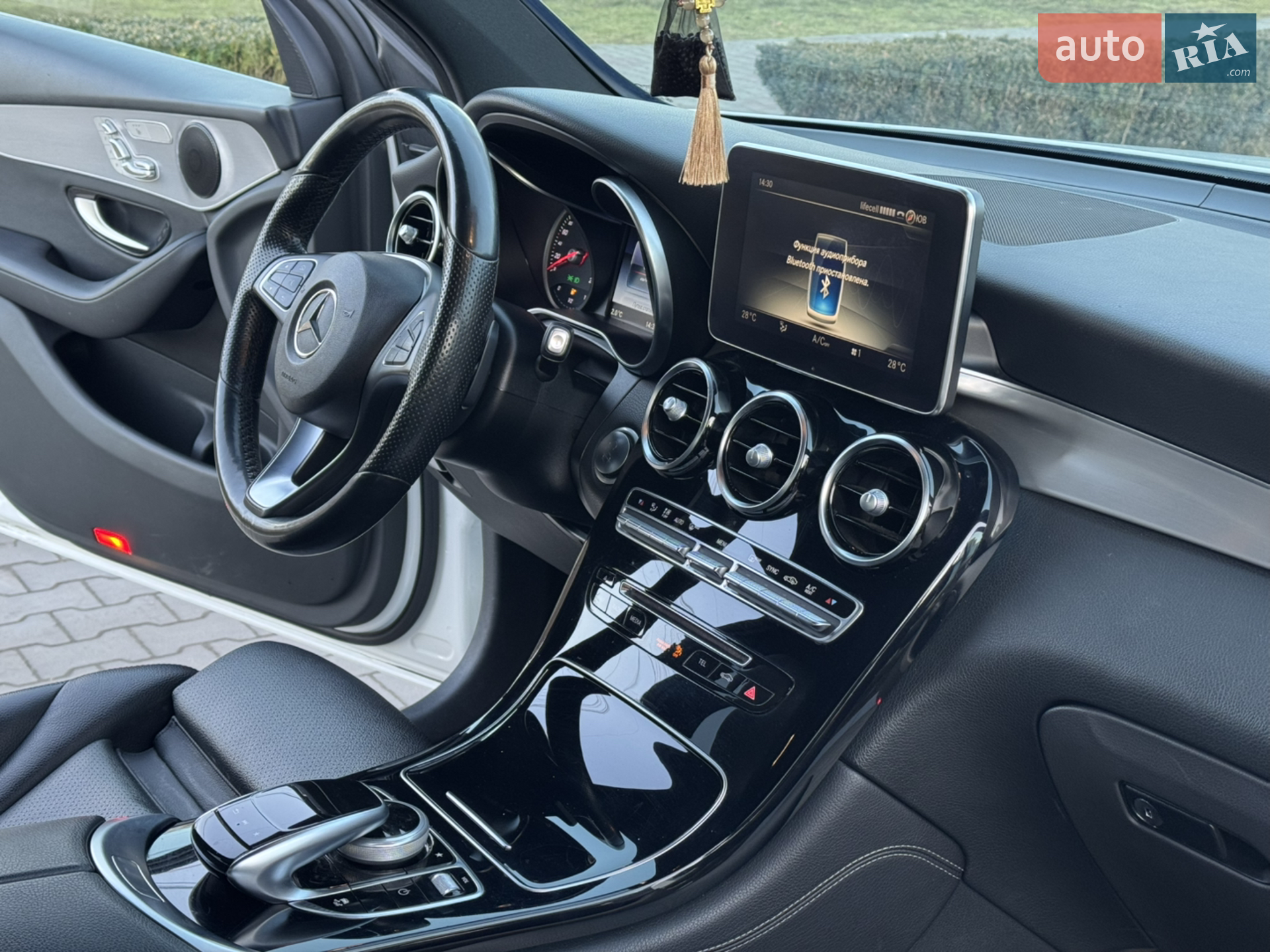 2016 Mercedes-Benz GLC - мініатюра 31
