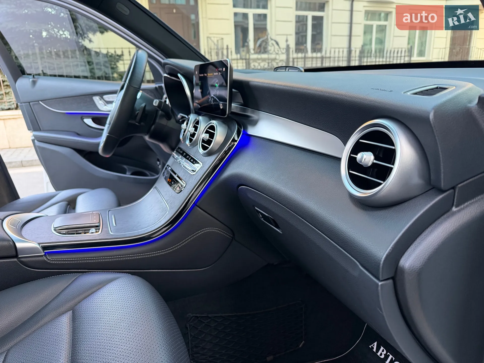 2020 Mercedes-Benz GLC - мініатюра 77