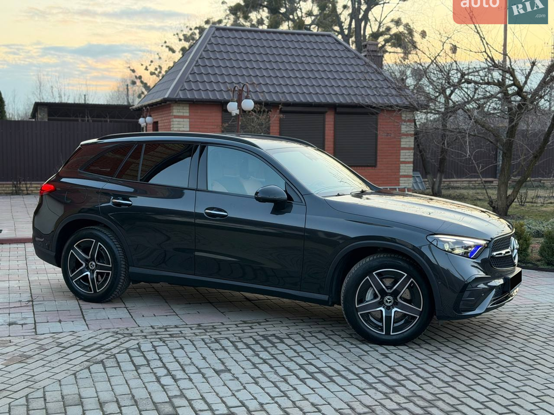 2025 Mercedes-Benz GLC - мініатюра 8