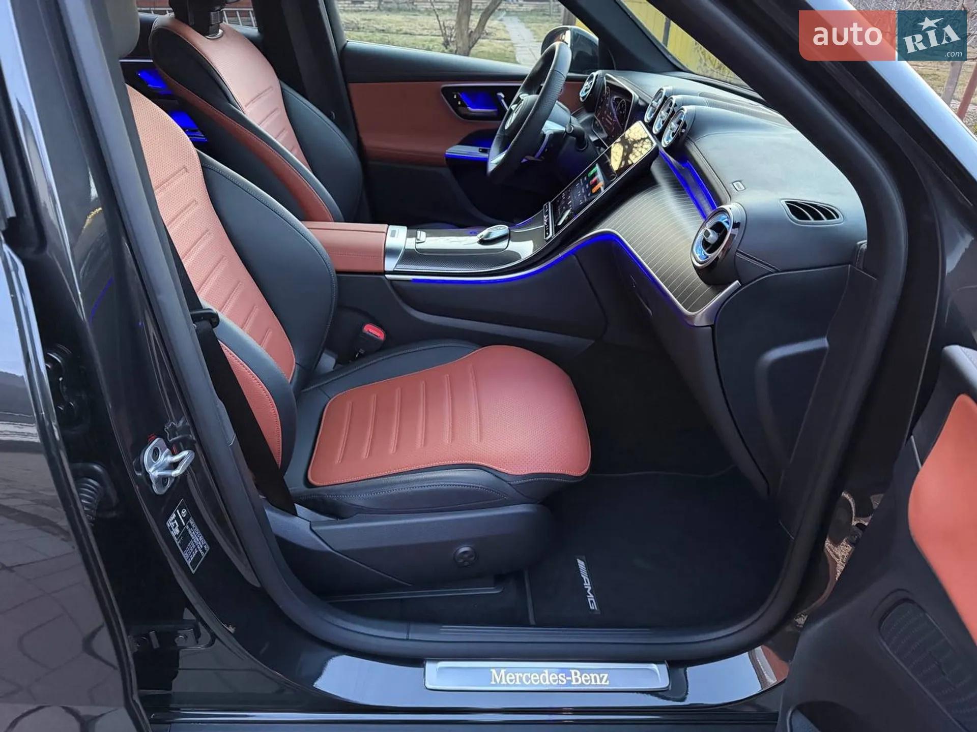 2025 Mercedes-Benz GLC - мініатюра 33