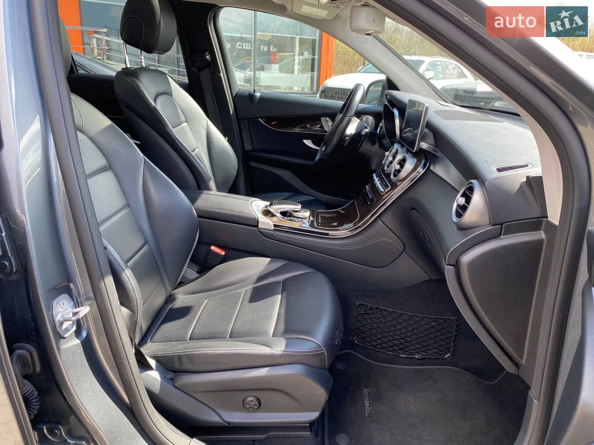2018 Mercedes-Benz GLC - мініатюра 27