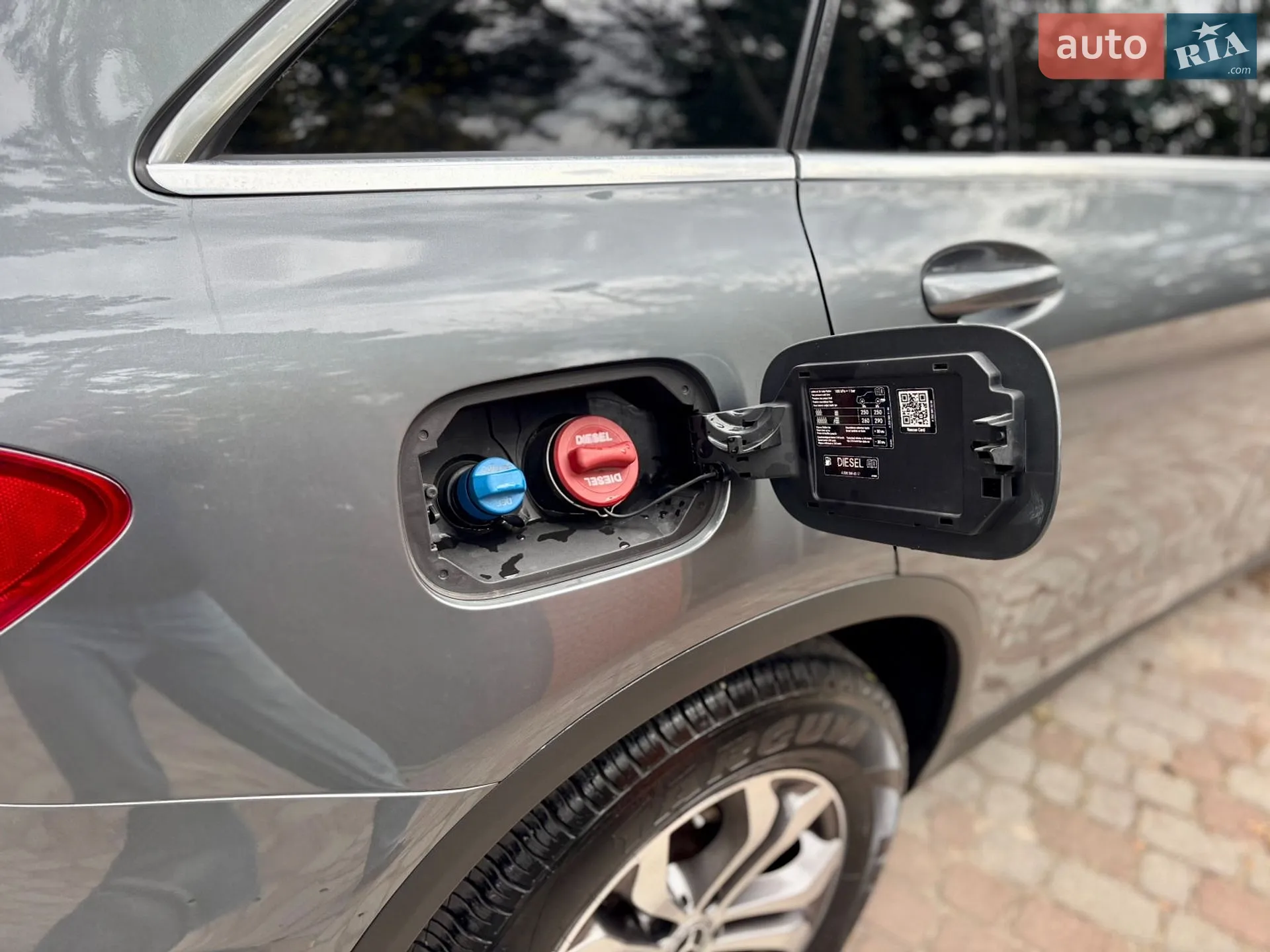 2017 Mercedes-Benz GLC - мініатюра 23