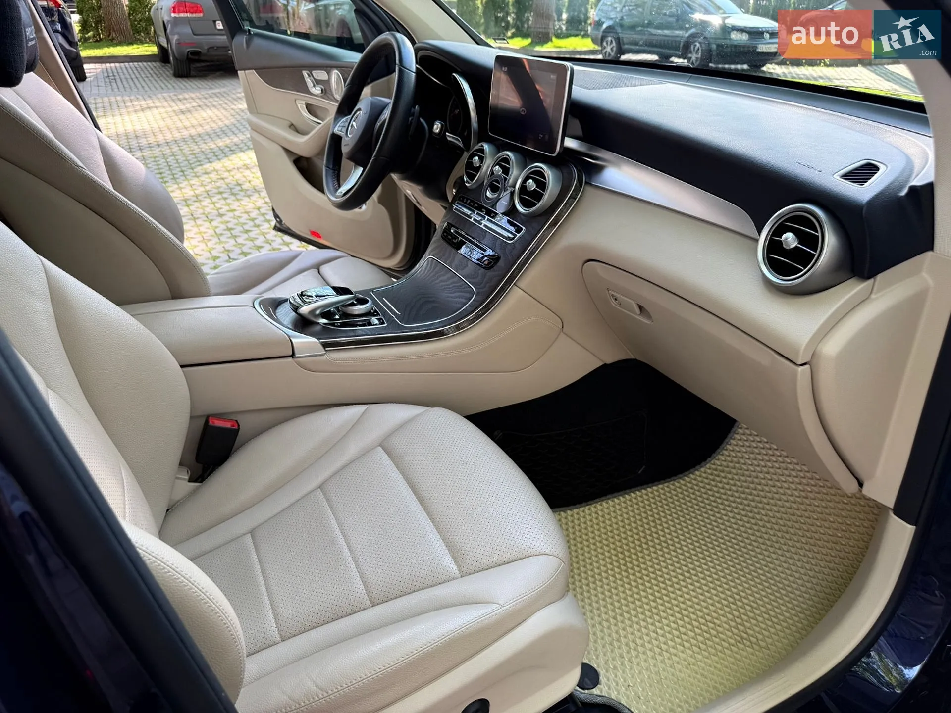 2017 Mercedes-Benz GLC - мініатюра 38