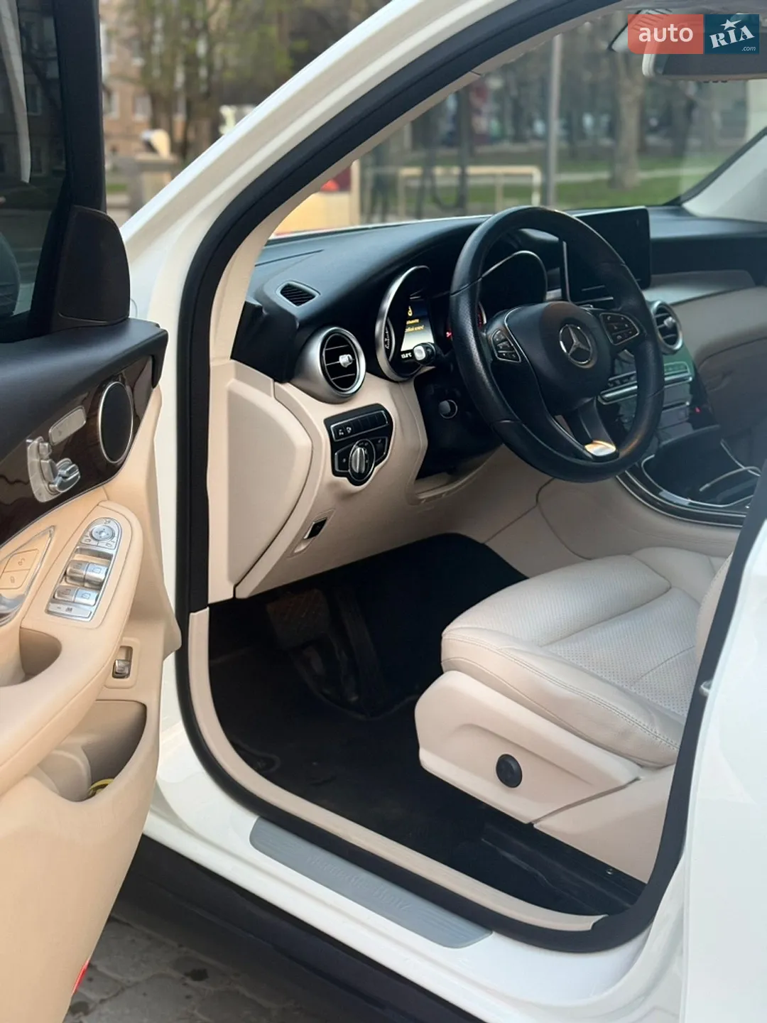 2018 Mercedes-Benz GLC - мініатюра 12