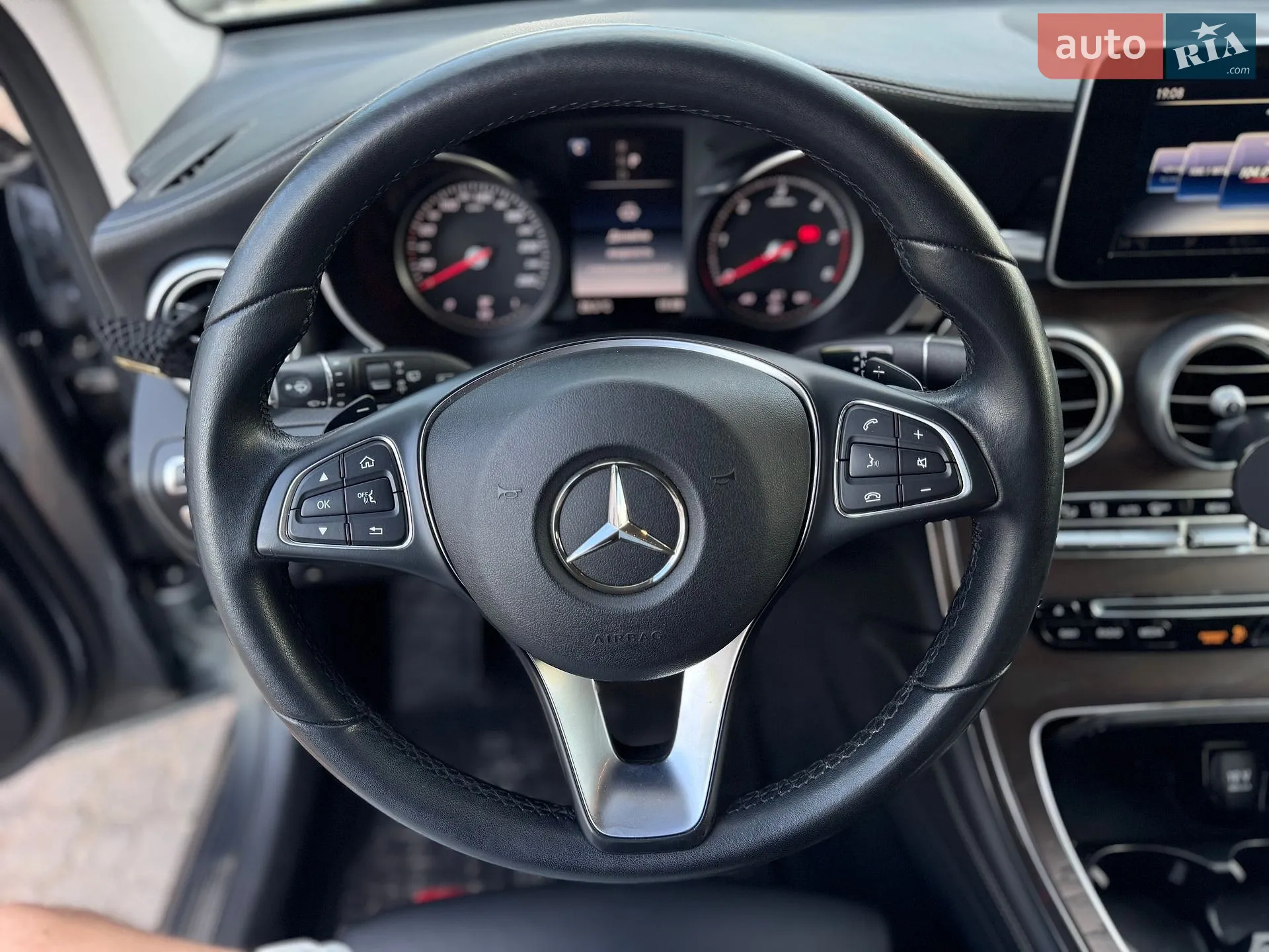 2016 Mercedes-Benz GLC - мініатюра 12