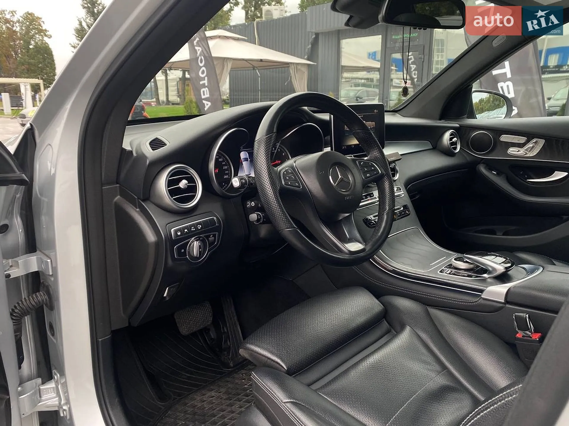 2018 Mercedes-Benz GLC - мініатюра 22