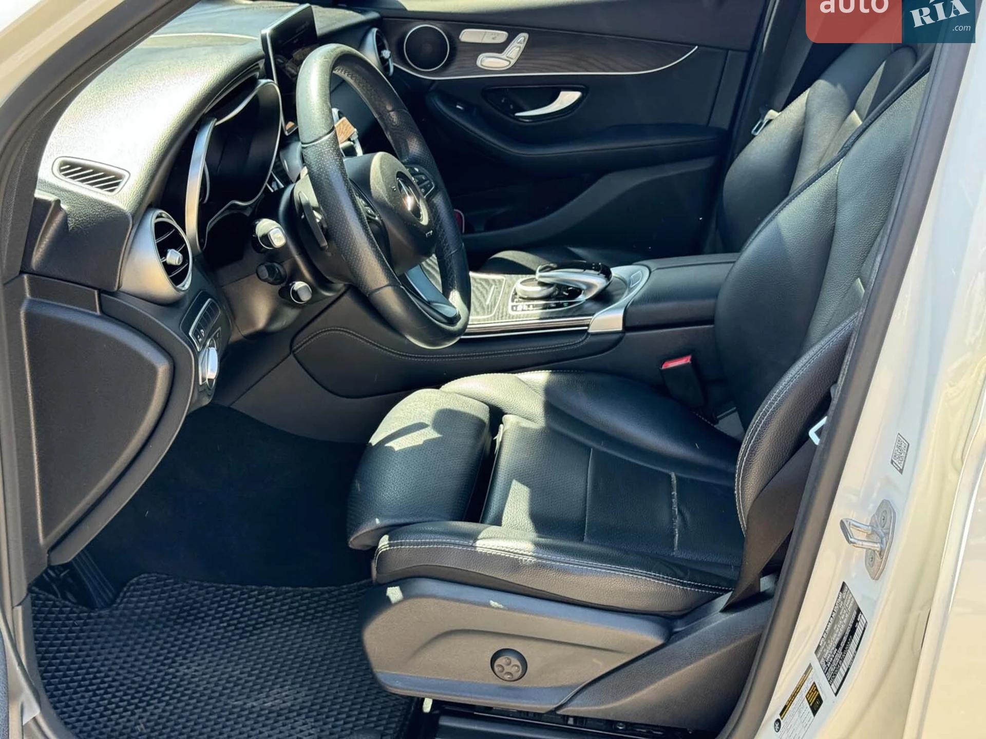 2017 Mercedes-Benz GLC - мініатюра 18