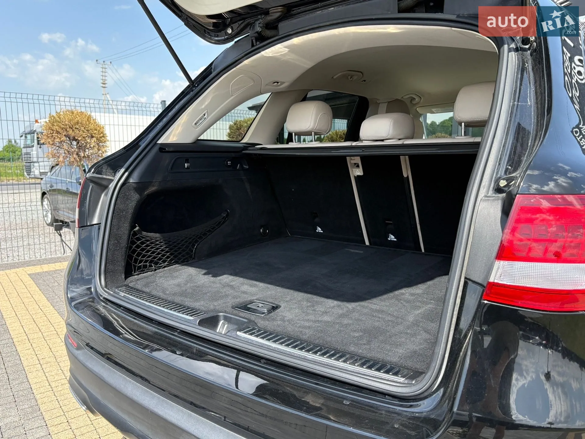 2016 Mercedes-Benz GLC - мініатюра 14