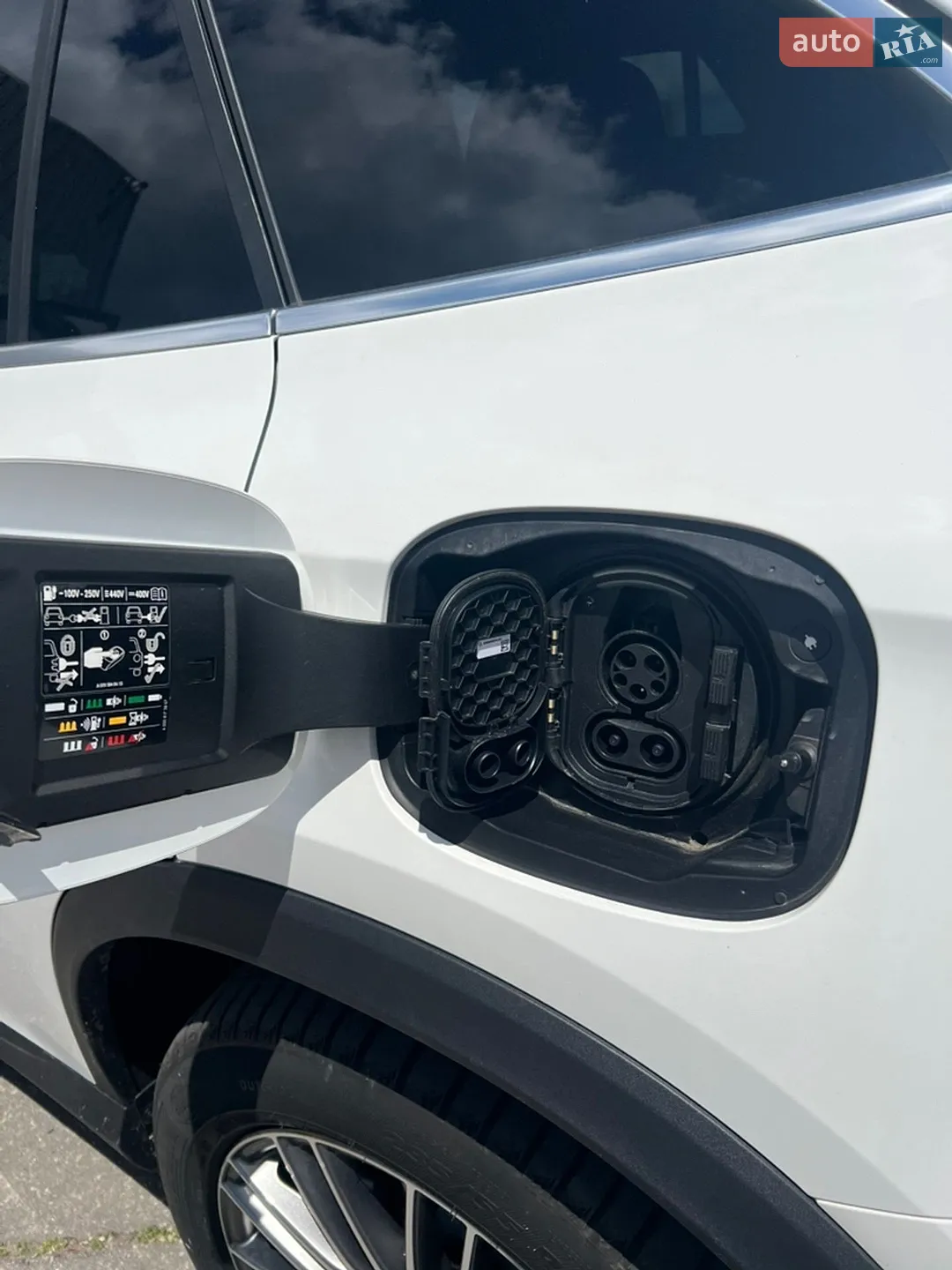 2024 Mercedes-Benz GLC - мініатюра 10