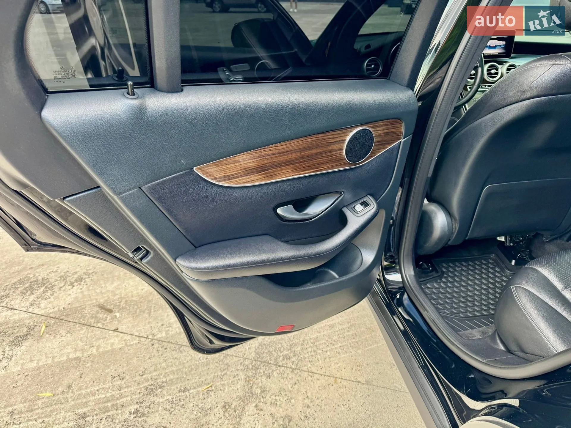 2018 Mercedes-Benz GLC - мініатюра 101