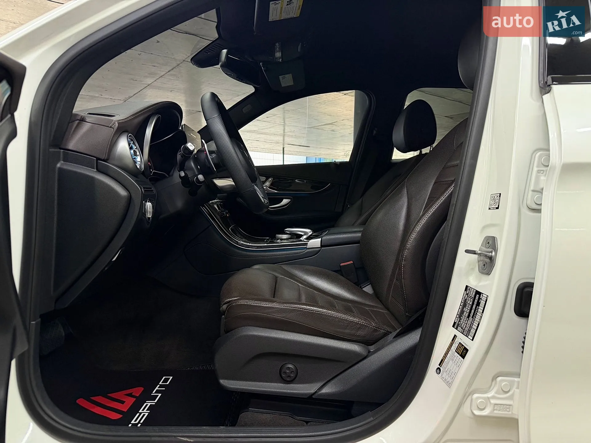 2016 Mercedes-Benz GLC - мініатюра 20