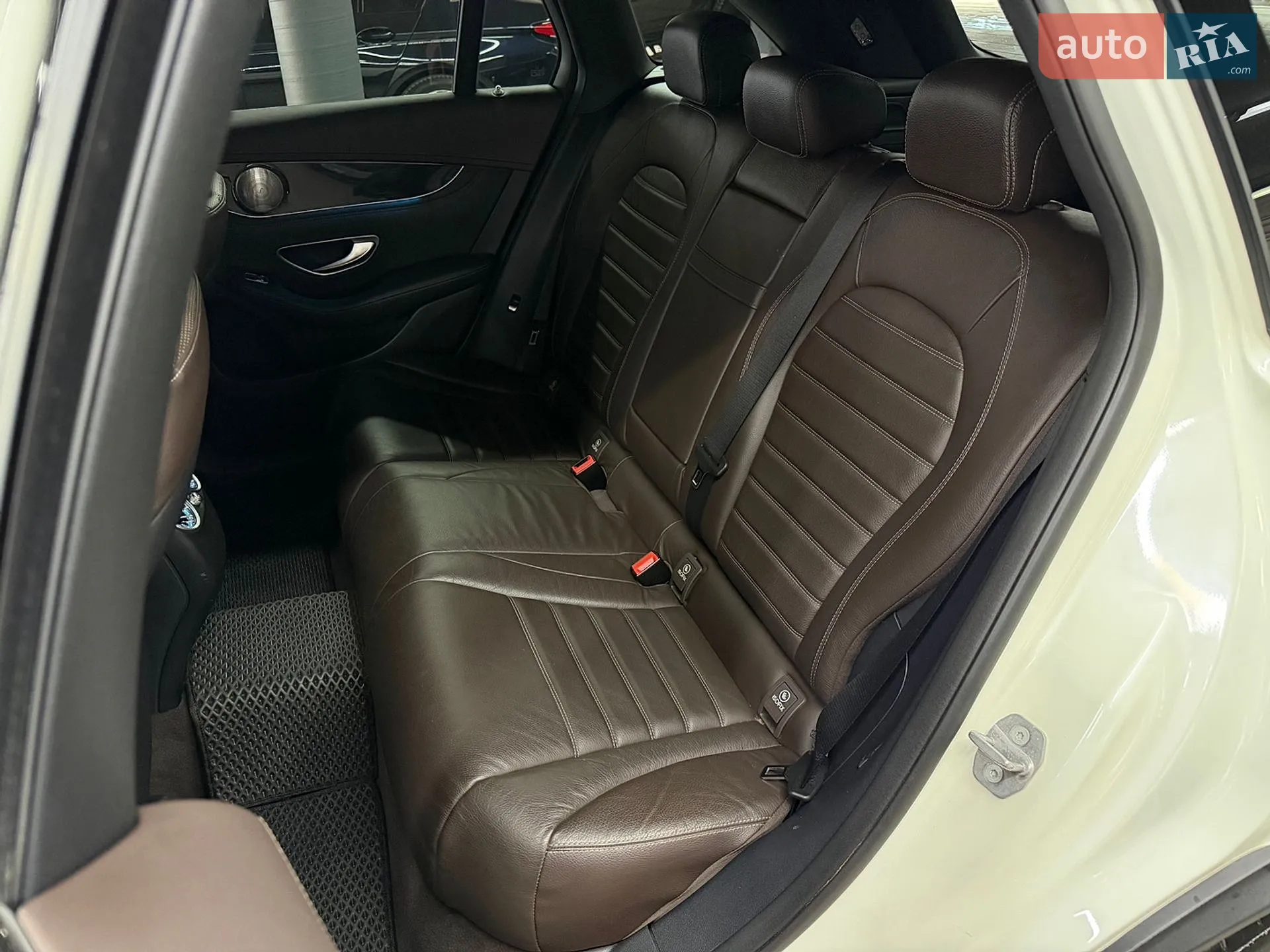 2016 Mercedes-Benz GLC - мініатюра 26