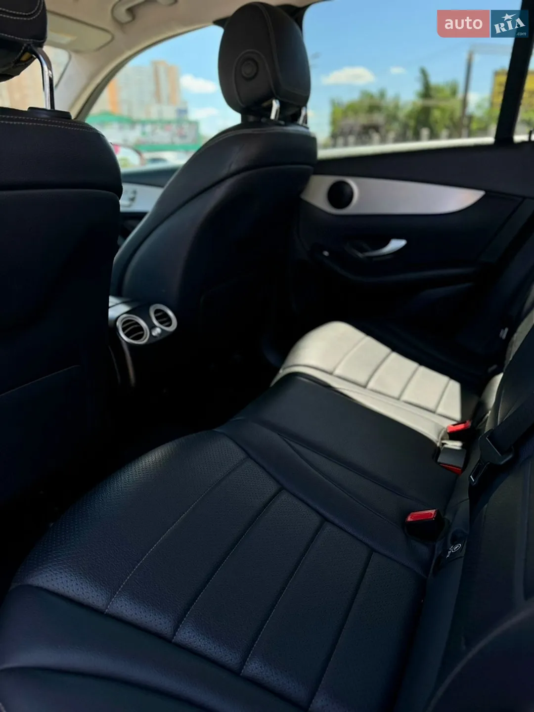 2022 Mercedes-Benz GLC - мініатюра 26