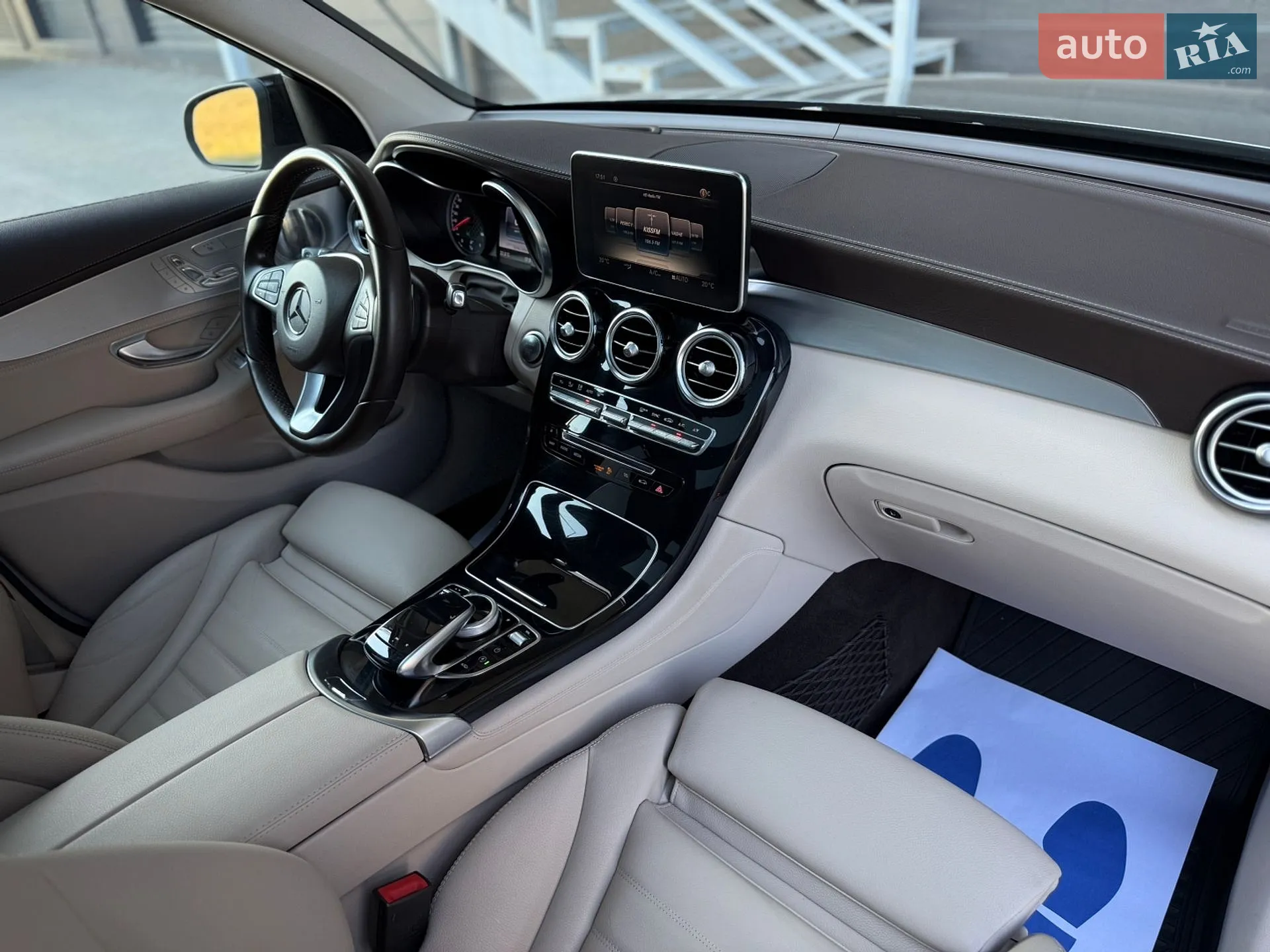 2016 Mercedes-Benz GLC - мініатюра 31
