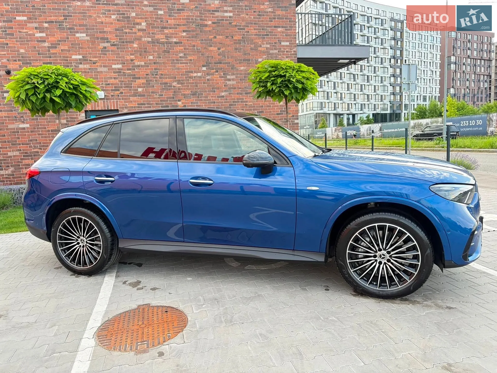 2025 Mercedes-Benz GLC - мініатюра 36