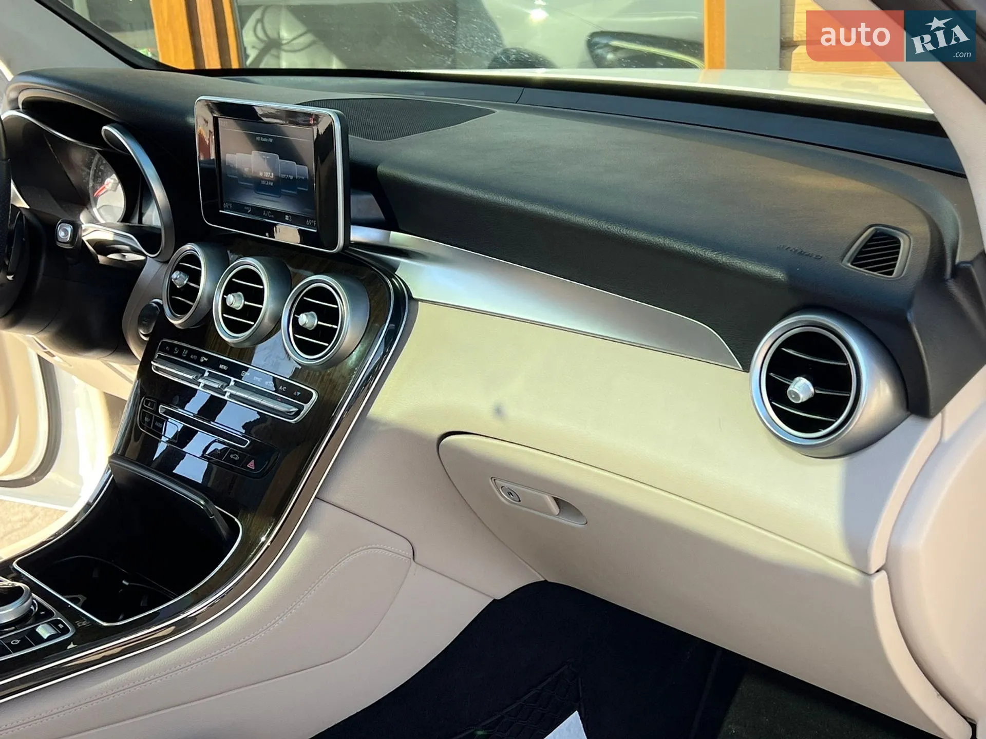 2019 Mercedes-Benz GLC - мініатюра 25