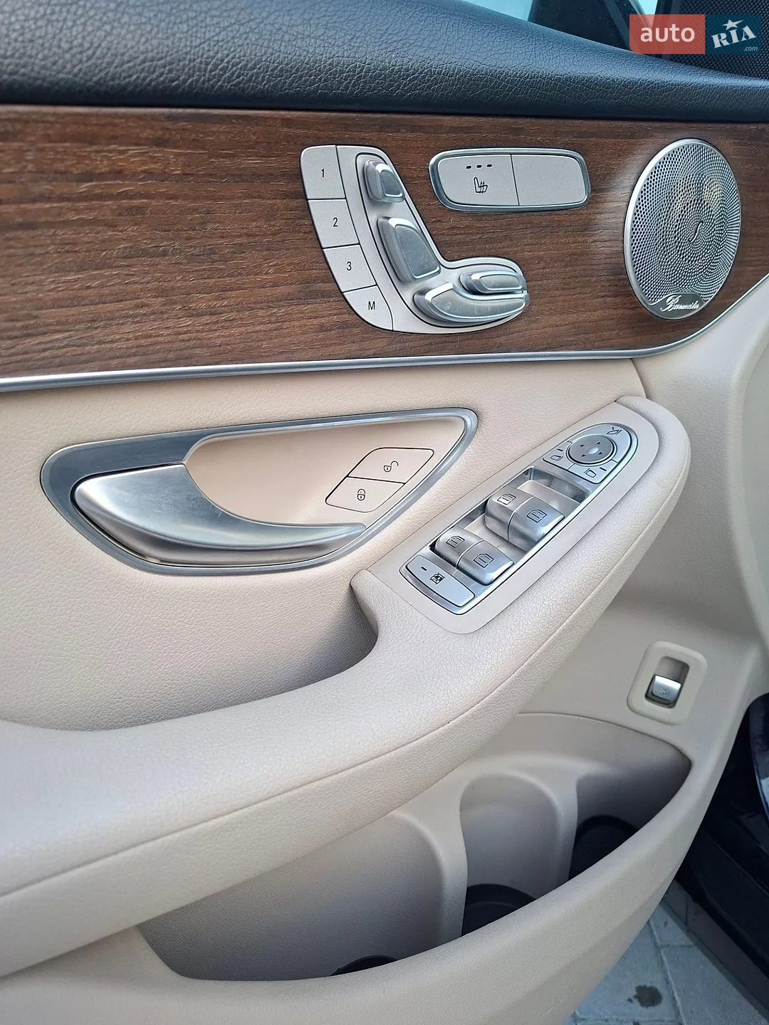2020 Mercedes-Benz GLC - мініатюра 22