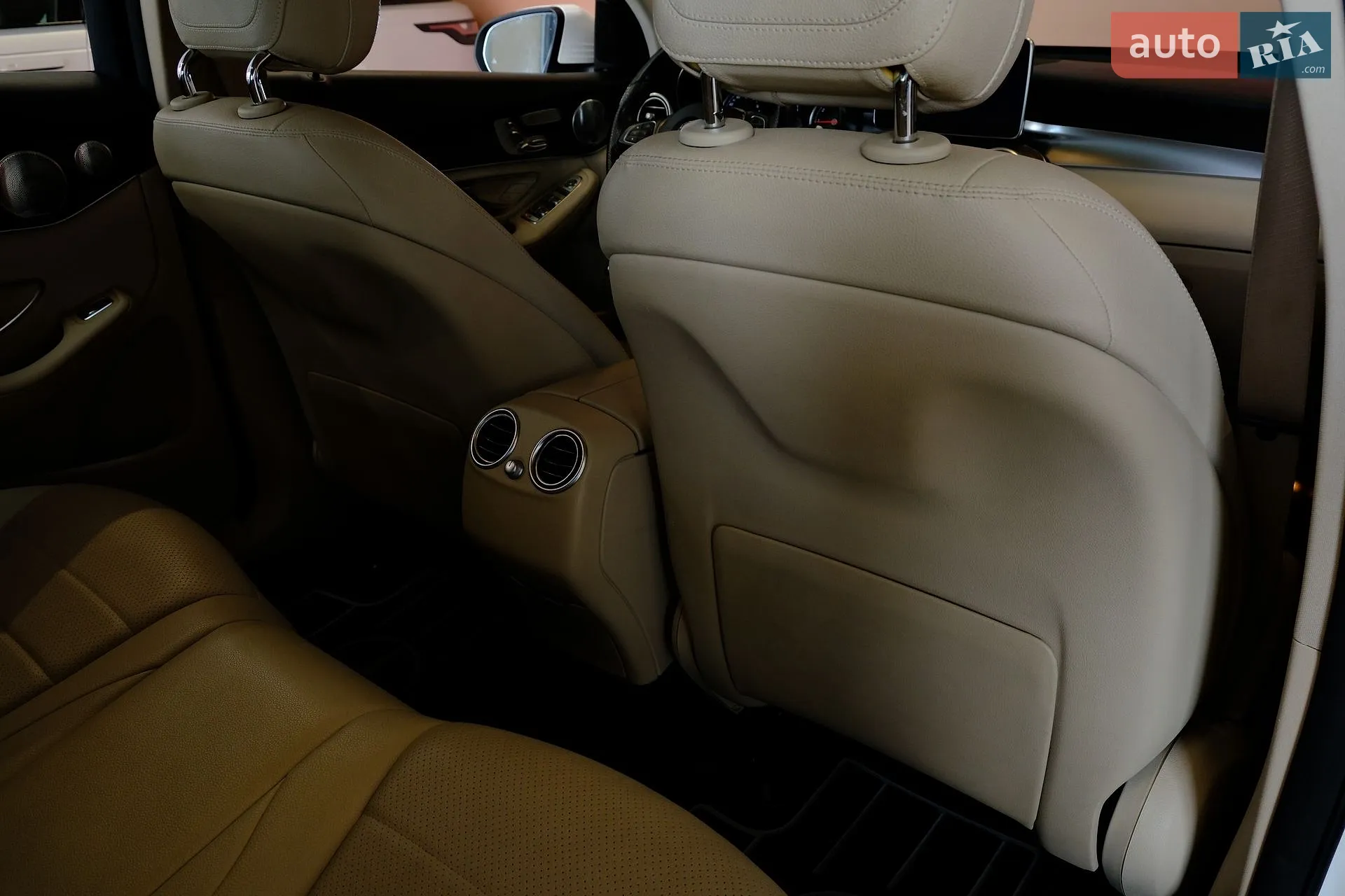 2019 Mercedes-Benz GLC - мініатюра 34